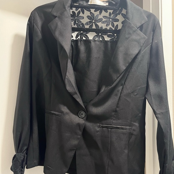 Black blazer - Picture 2 of 4